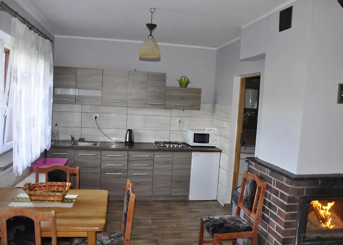 Baryla Z Sauna I Basenem 別荘 Sulęczyno